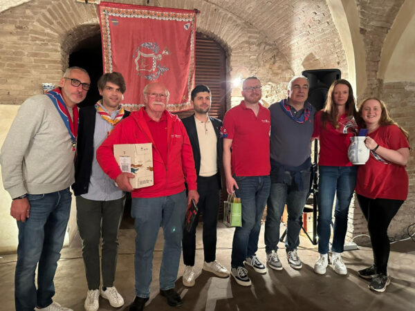 Fahnenschwinger-zu-Besuch-in-Faenza